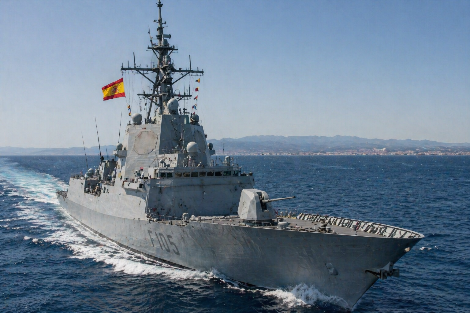 fragata de la Armada española navegando en el Mediterráneo en misión de la OTAN cerca de Chipre